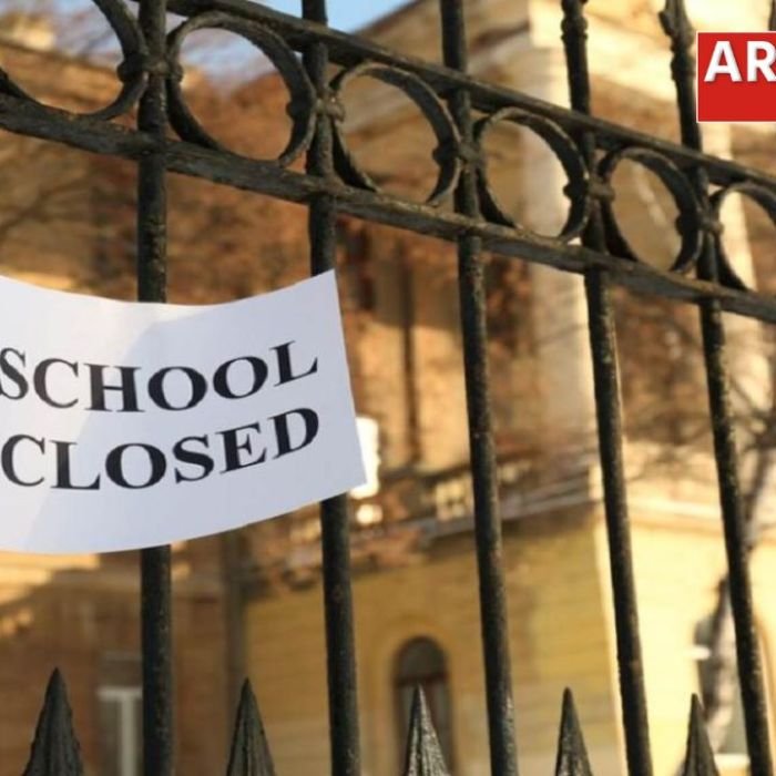 Delhi School Closed: घने कोहरे और शीतलहर के चलते प्राइमरी और मिडिल स्कूल 15 जनवरी तक बंद, जानें मौसम का हाल