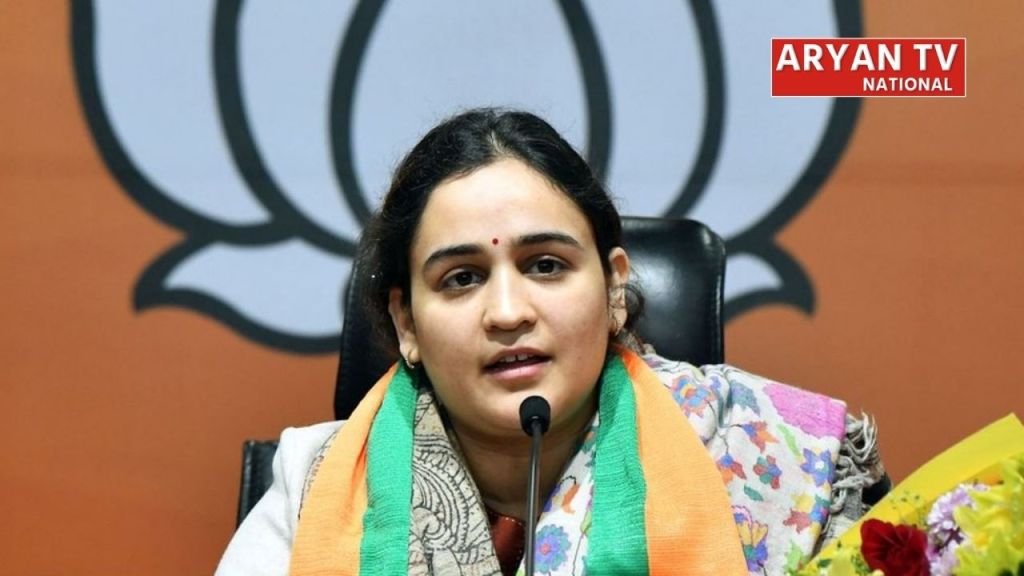 Current image: अपर्णा यादव