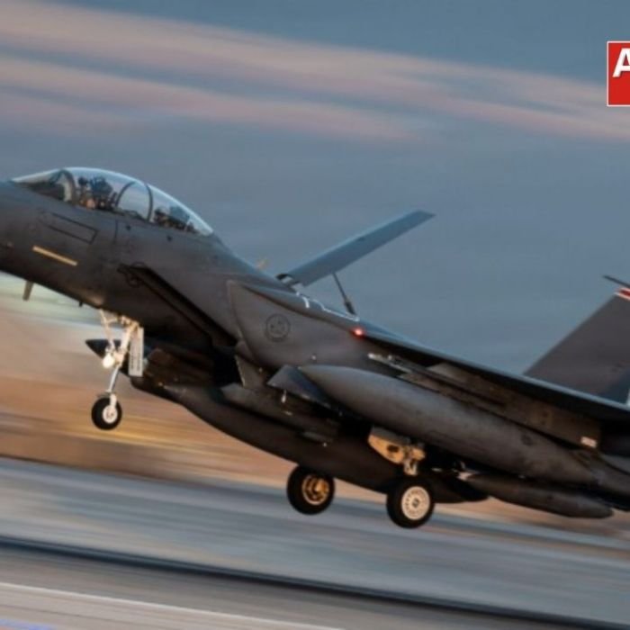 US Aircraft Shot Down Iran: ईरान को युद्ध में मिली बड़ी कामयाबी, अमेरिकी F-15 फाइटर जेट लापता, ट्रंप का उड़ा मजाक