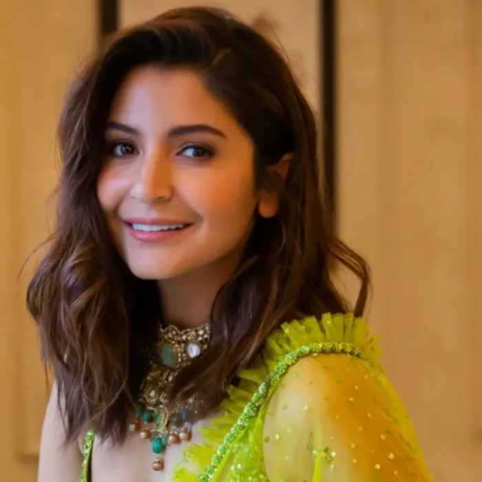 Anushka Sharma : लिजलैज विवाद के बीच अनुष्का संग नजर आए विराट कोहली, जाने कहां जा रहा है कपल?