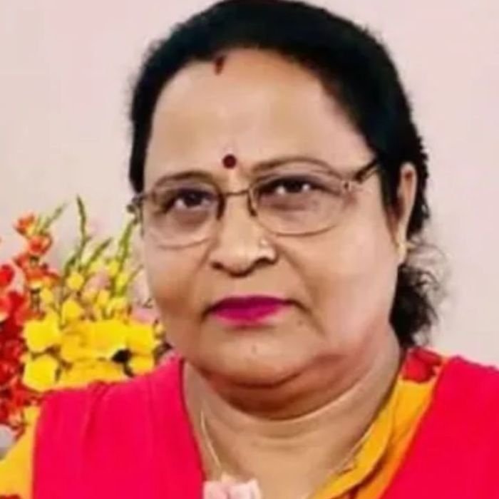 आशा मौर्य के फेसबुक पोस्ट से गरमाई UP की राजनीति, अब सफाई देकर बोलीं ये बात