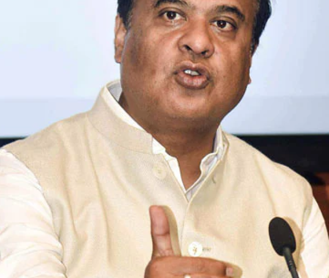 हिमंता सरकार का आधार कार्ड को लेकर बड़ा फैसला, बदले नियम