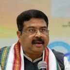 शिक्षा मंत्री धर्मेंद्र प्रधान पहुंचे NTA दफ्तर