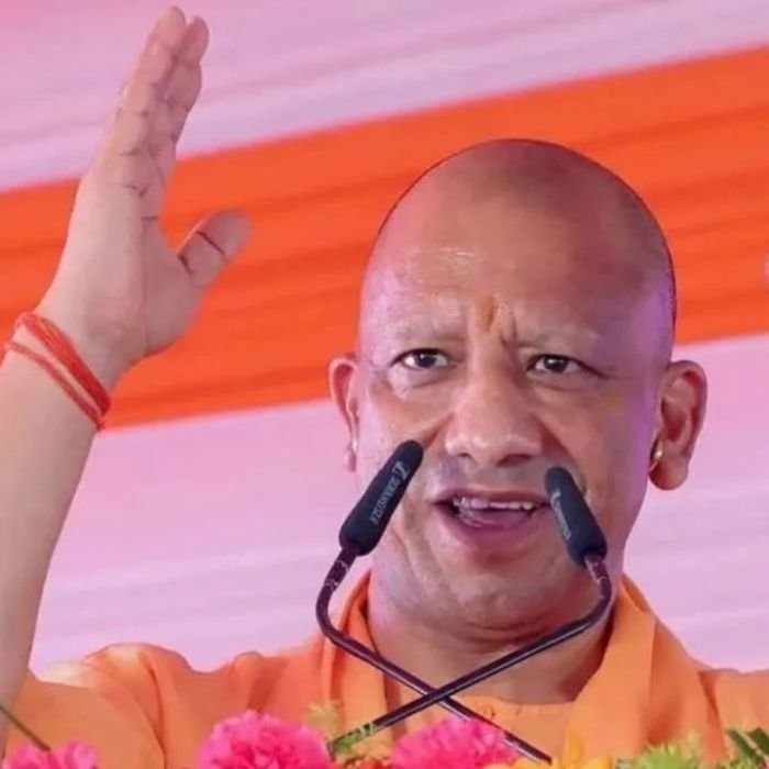 PM मोदी के 12 साल होने पर बोले योगी, ‘विकास और सेवा का नया अध्याय लिख रही है सरकार’