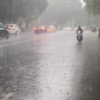 दिल्ली में बदला मौसम का मिजाज