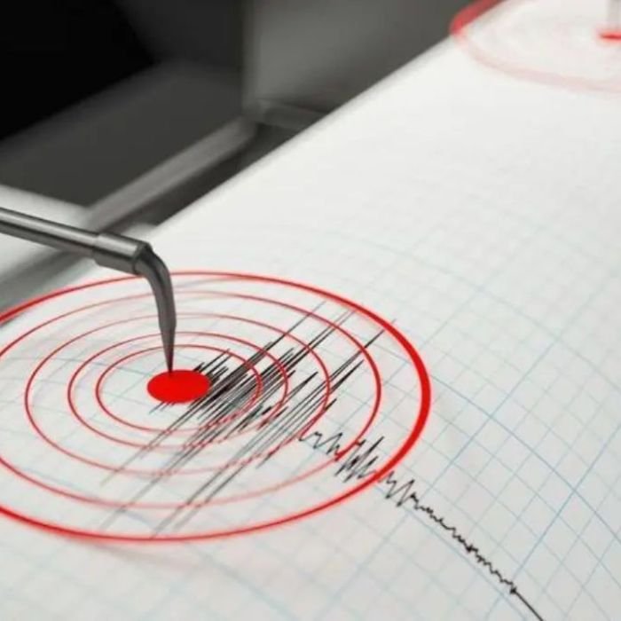 Earthquake In Gujarat: तीन मिनट में दो बार कांपी गुजरात की धरती, भूकंप के झटकों से सहमे लोग, जानें कितनी रही तीव्रता