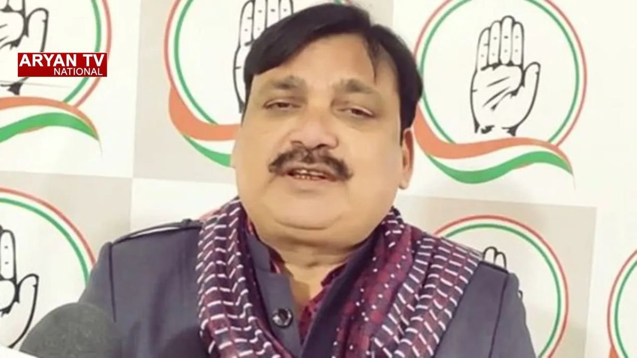 UP Congress News: यूपी कांग्रेस को बड़ा झटका! AICC सदस्य अशोक सिंह ने दिया इस्तीफा, BJP मंच पर दिखने के बाद बढ़ीं चर्चाएं