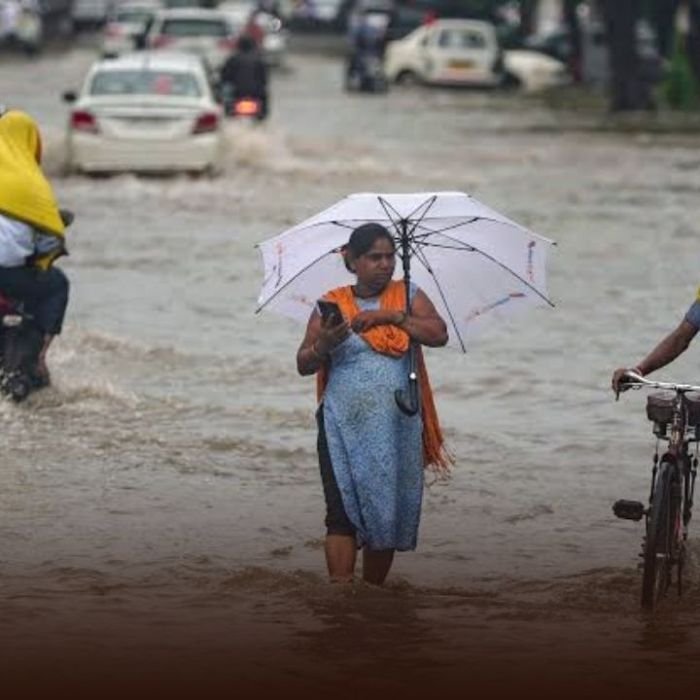 Kal Ka Mausam: दिल्ली-यूपी समेत 20 राज्यों में बारिश का किया अलर्ट जारी, जानें आपके शहर का मौसम