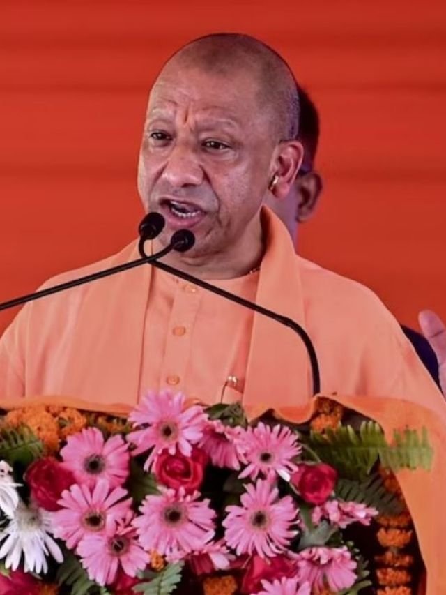 Uttar Pradesh Politics: योगी का सपा पर हमला, कहा- पहले दंगाइयों के आगे झुकती थी सरकार, अब नाक रगड़वा रही