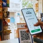 UPI Payment Charges: यूपीआई पेमेंट पर एक्स्ट्रा चार्ज मांगना पड़ेगा भारी