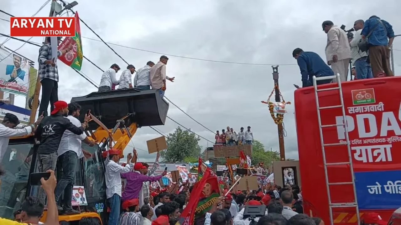 Uttar Pradesh News: रायबरेली पहुंचते ही अखिलेश का हुआ जोरदार स्वागत